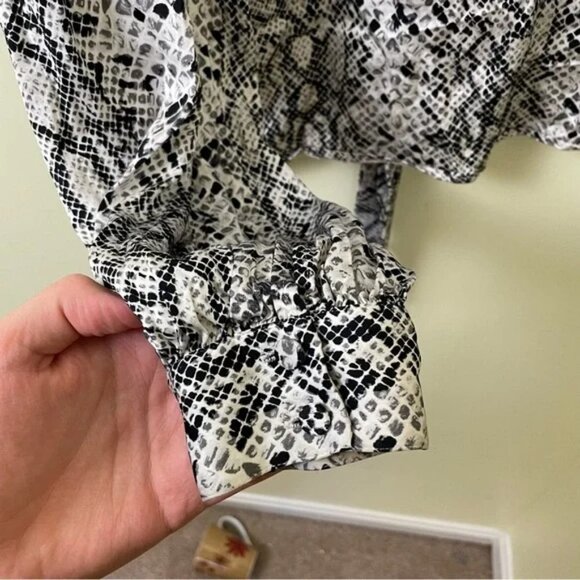 Good American Snake-Print Cropped Top Tie-Front Long Sleeve Blouse SZ 2XL / 5 - Picture 11 of 12